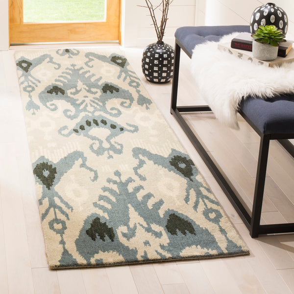 Safavieh Ikat IKT216 Hand Tufted Rug