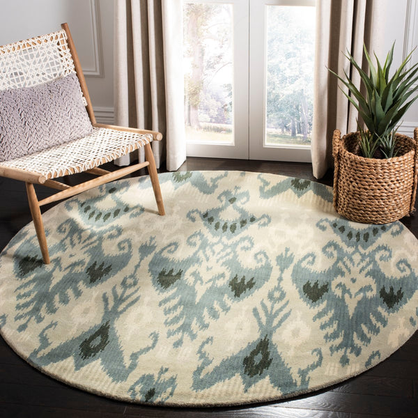 Safavieh Ikat IKT216 Hand Tufted Rug