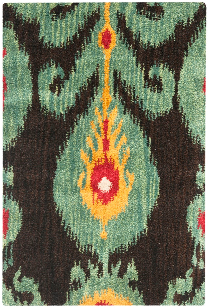 Safavieh Ikat IKT219 Hand Tufted Rug