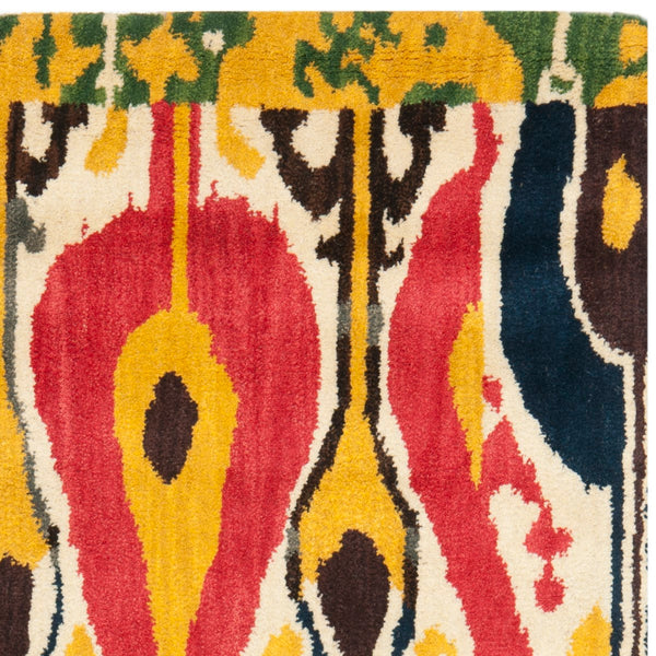Safavieh Ikat IKT222 Hand Tufted Rug
