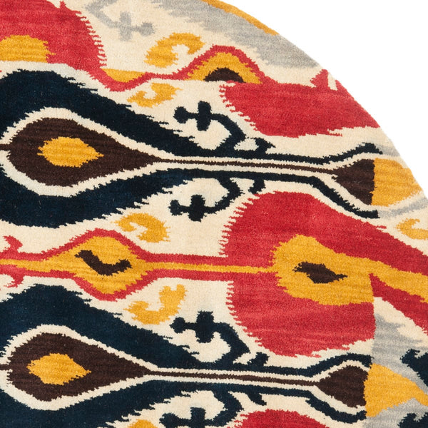 Safavieh Ikat IKT222 Hand Tufted Rug