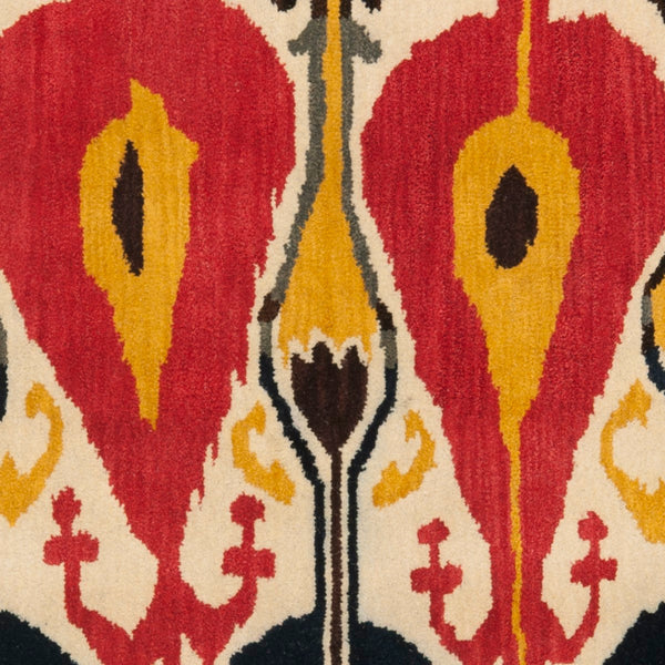 Safavieh Ikat IKT222 Hand Tufted Rug