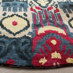 Safavieh Ikat IKT466 Hand Tufted Rug