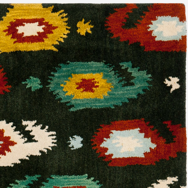 Safavieh Ikat IKT471 Hand Tufted Rug