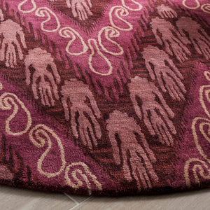Safavieh Ikat IKT473 Hand Tufted Rug