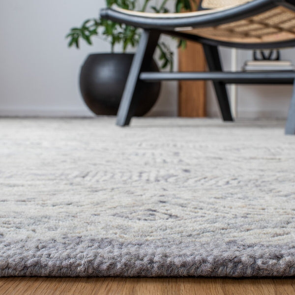 Safavieh Ikat 506 Hand Tufted Wool Contemporary Rug IKT506G-9