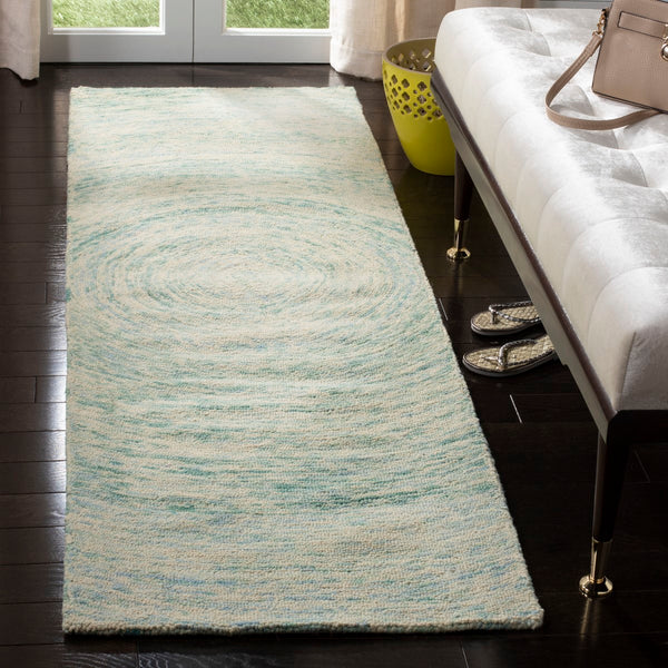 Safavieh Ikat IKT635 Hand Tufted Rug