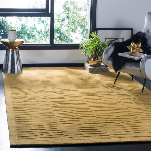 Safavieh IM110 Hand Loomed Rug