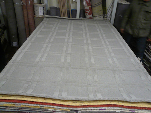 Safavieh Impressions IM315 Hand Loomed Rug