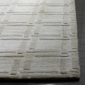 Safavieh Impressions IM315 Hand Loomed Rug