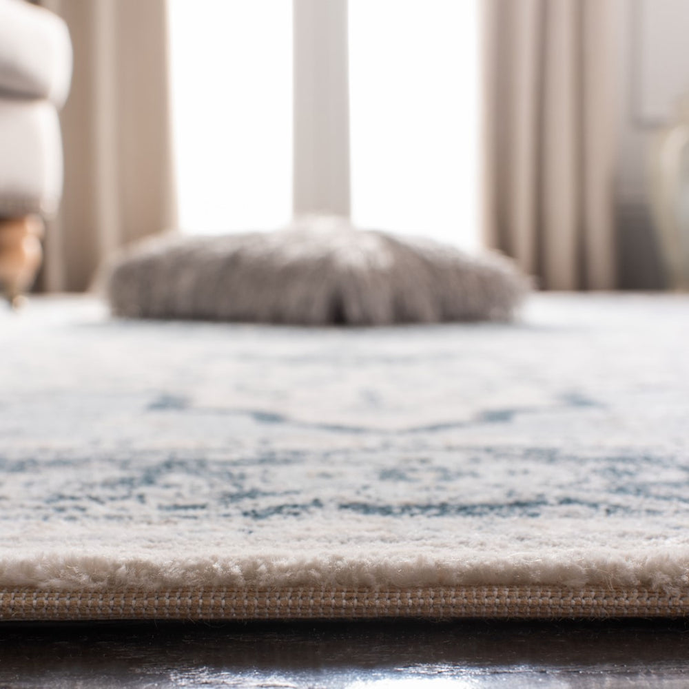 Safavieh Isabella ISA915 Power Loomed Rug