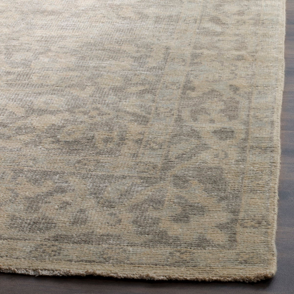 Safavieh Izmir IZM174 Hand Knotted Rug