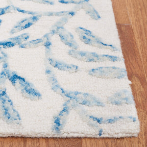 Safavieh Jardin 734 Hand Tufted Country and Floral Rug Ivory / Blue 8' x 10'