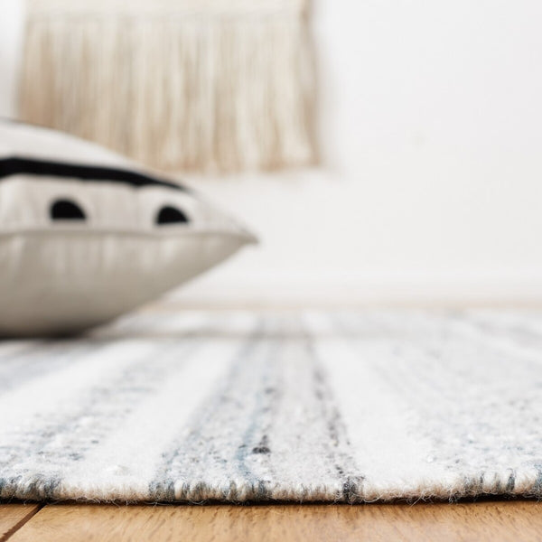 Safavieh Kilim 276 Hand Woven Polyester Rug KLM276F-8