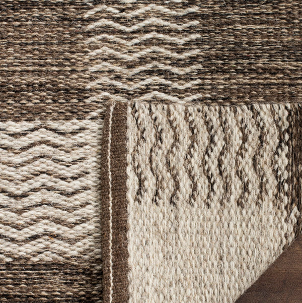 Safavieh Kilim KLM351 Hand Woven Rug