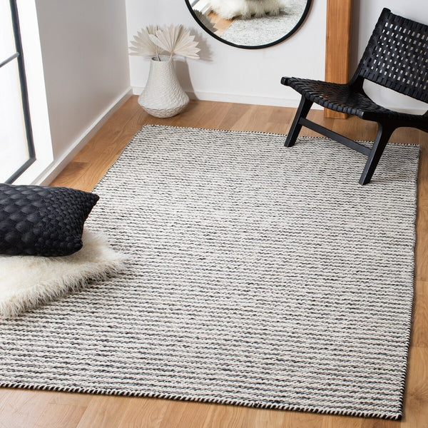 Kilim 378 Flat Weave 80% Wool, 20% Cotton Rug Black / Ivory 80% Wool, 20% Cotton KLM378Z-6