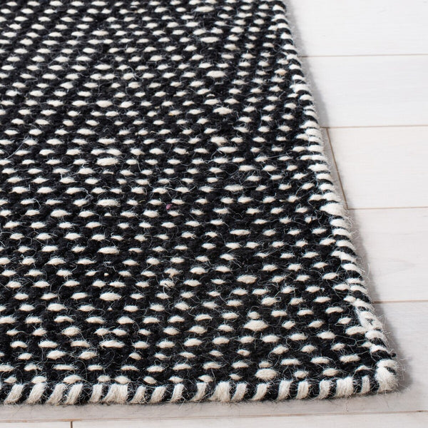 Kilim 380 Flat Weave 80% Wool, 20% Cotton Rug Black / Ivory 80% Wool, 20% Cotton KLM380Z-6