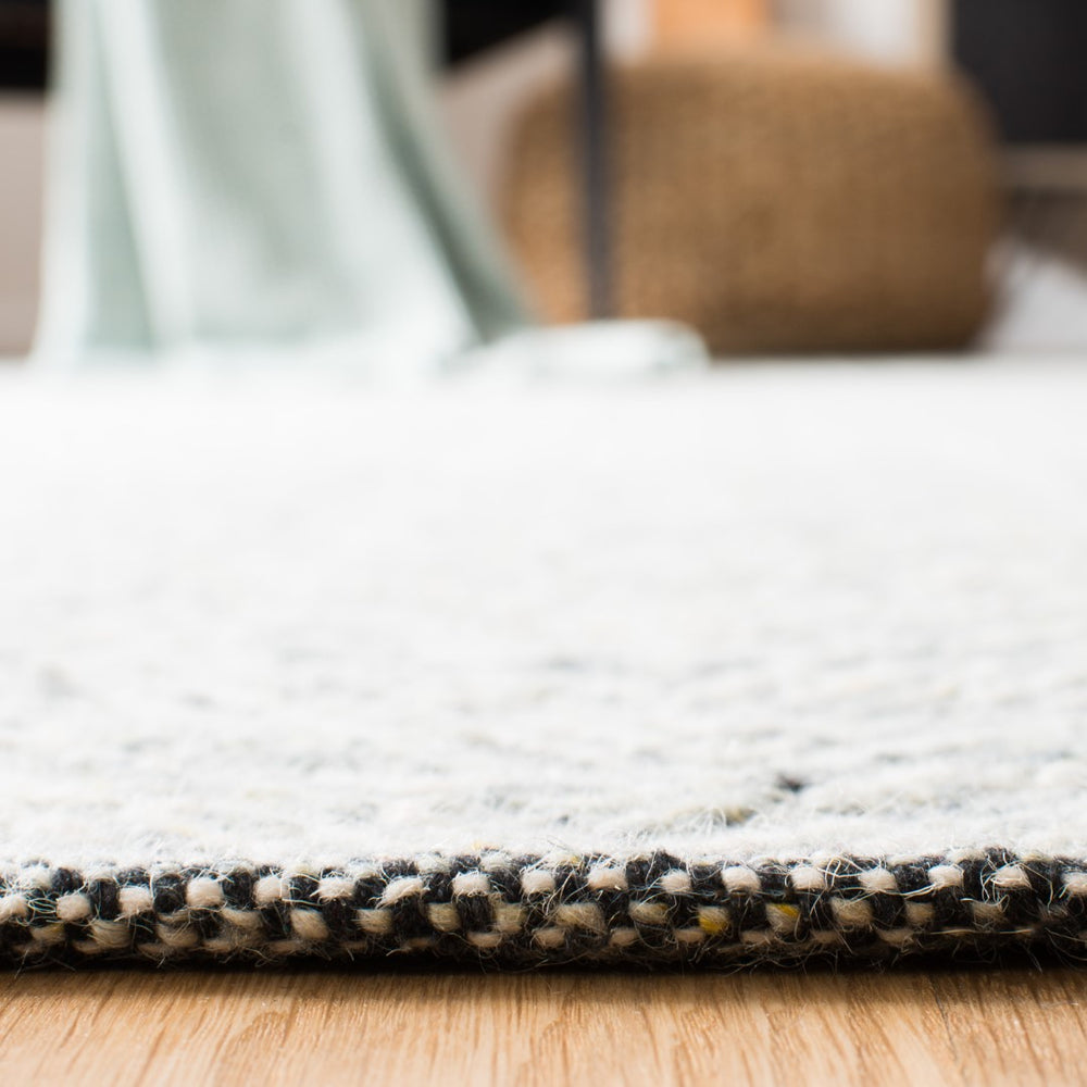 Safavieh Kilim KLM406 Hand Woven Rug