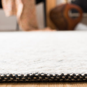 Safavieh Kilim KLM407 Hand Woven Rug