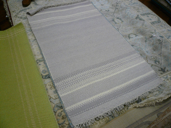 Safavieh Kilim KLM419 Hand Woven Flat Weave Rug