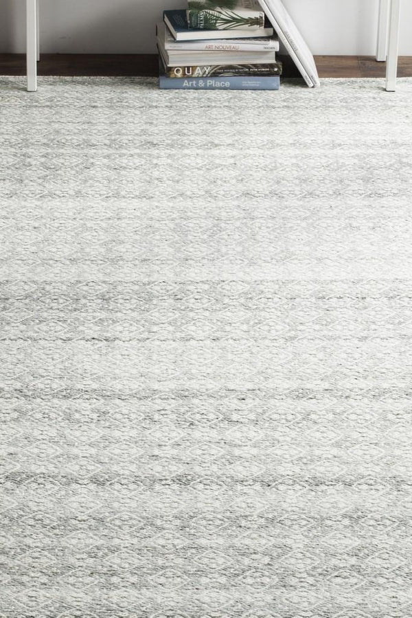 Kilim Hand Woven Wool Pile Rug from India – Luxurious and Durable Artisan Craftsmanship for Any Space