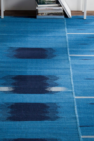 Safavieh Kilim KLM810 Hand Woven Rug