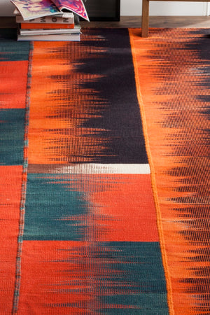 Safavieh Kilim KLM815 Hand Woven Rug