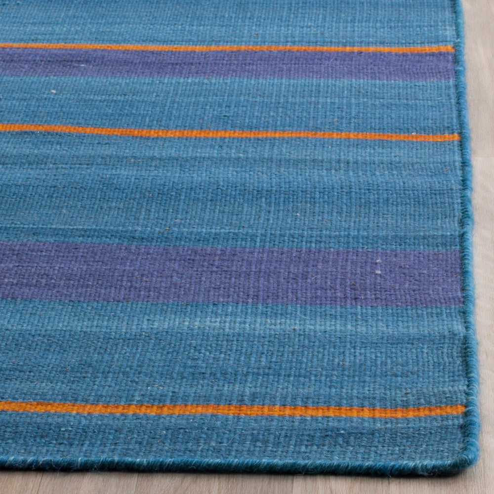 Safavieh Kilim KLM817 Hand Woven Rug