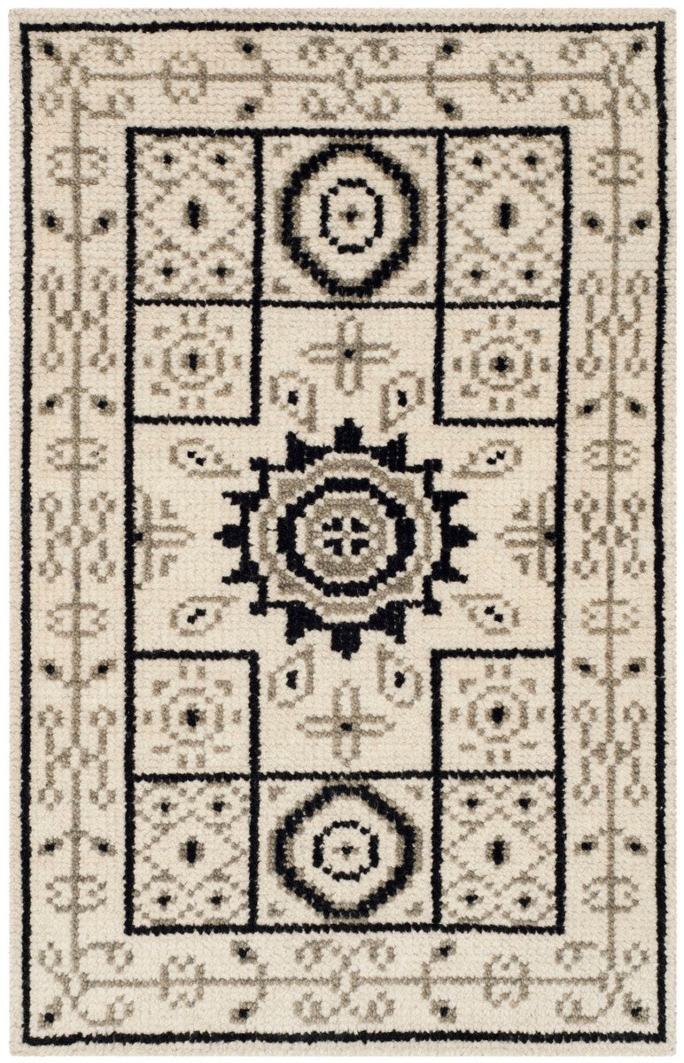 Safavieh Kenya KNY625 Hand Knotted Rug