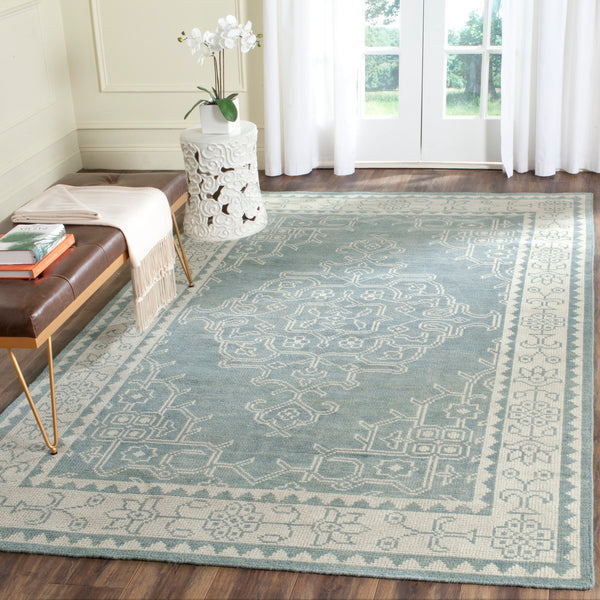 Safavieh Kenya KNY638 Hand Knotted Rug