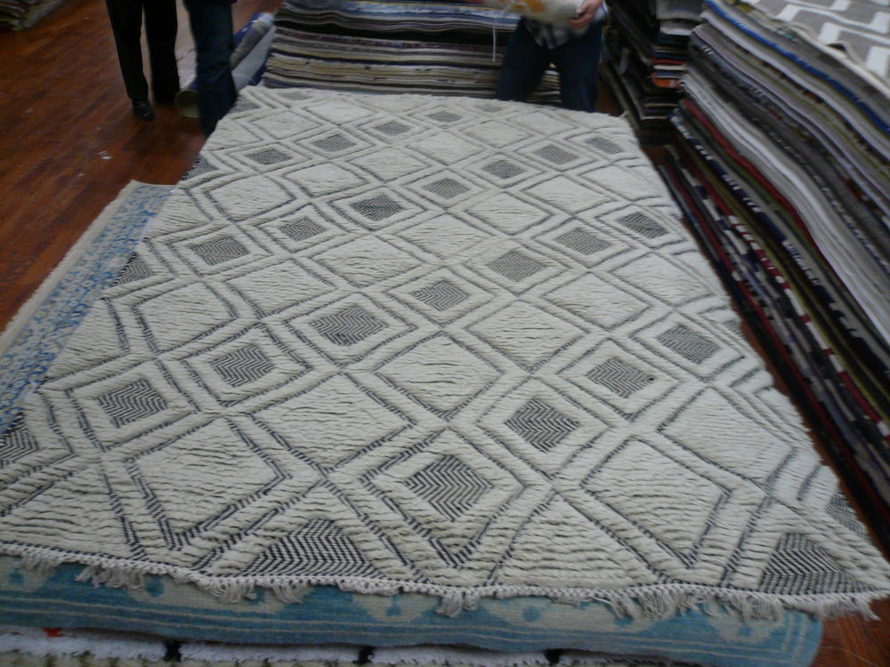 Safavieh Kenya KNY805 Hand Knotted Rug