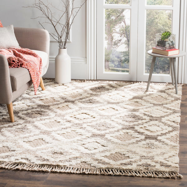 Safavieh Kenya KNY807 Hand Knotted Rug