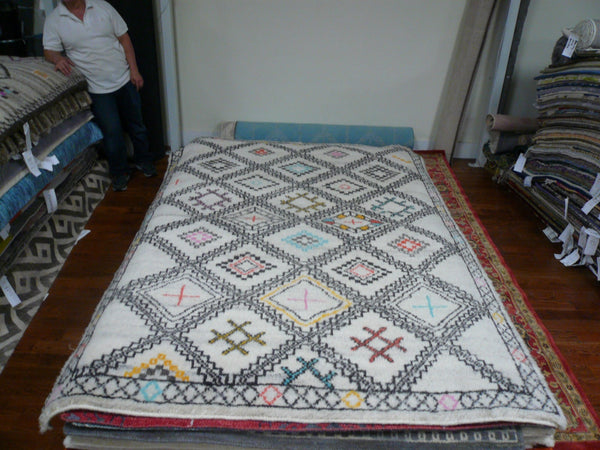 Safavieh Kenya KNY822 Hand Knotted Rug