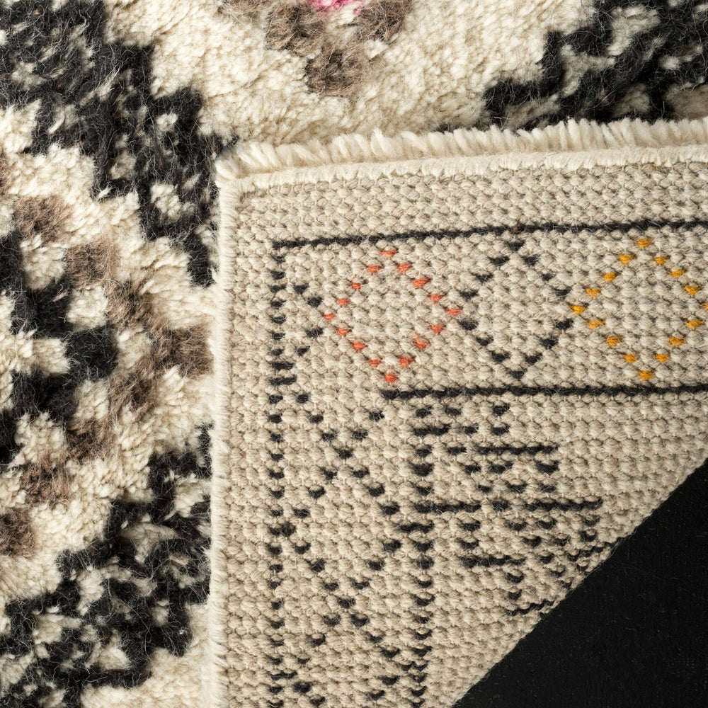 Safavieh Kenya KNY822 Hand Knotted Rug