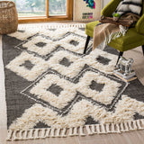 Safavieh Kenya KNY903 Hand Knotted Rug