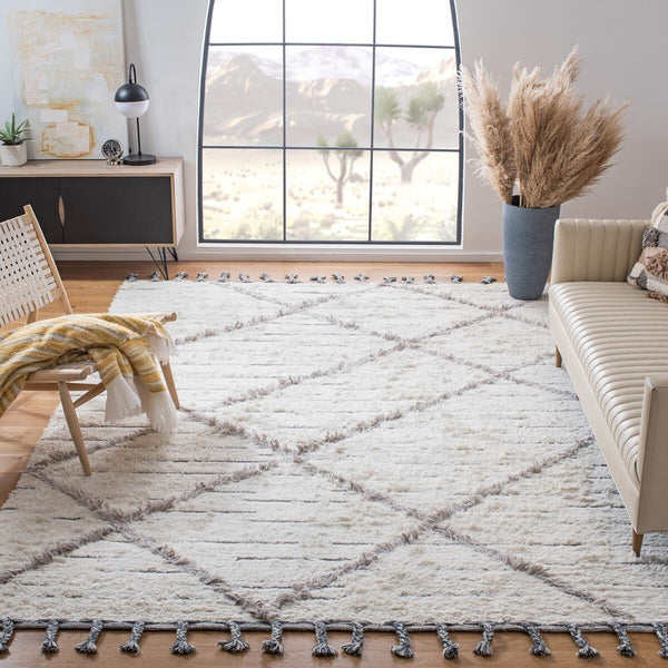 Kenya 953  Hand Woven 100% Wool Pile Rug Ivory / Grey