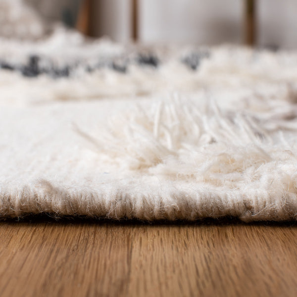 Kenya 960  Hand Woven 100% Wool Pile Rug Grey / Black