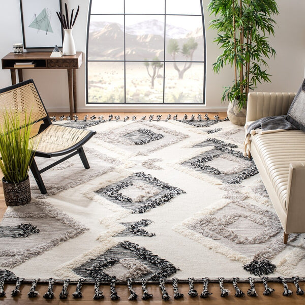 Kenya 960  Hand Woven 100% Wool Pile Rug Grey / Black