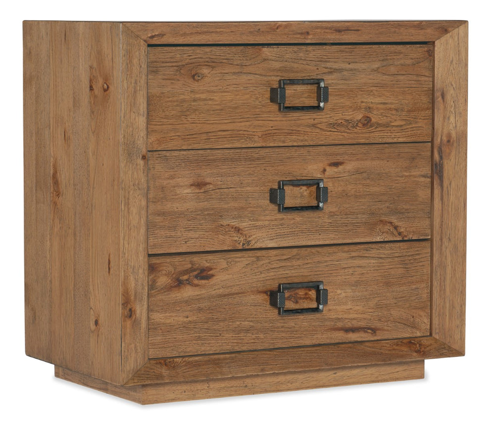 Hooker Furniture Big Sky Three Drawer Nightstand 6700-90015-80 6700-90015-80