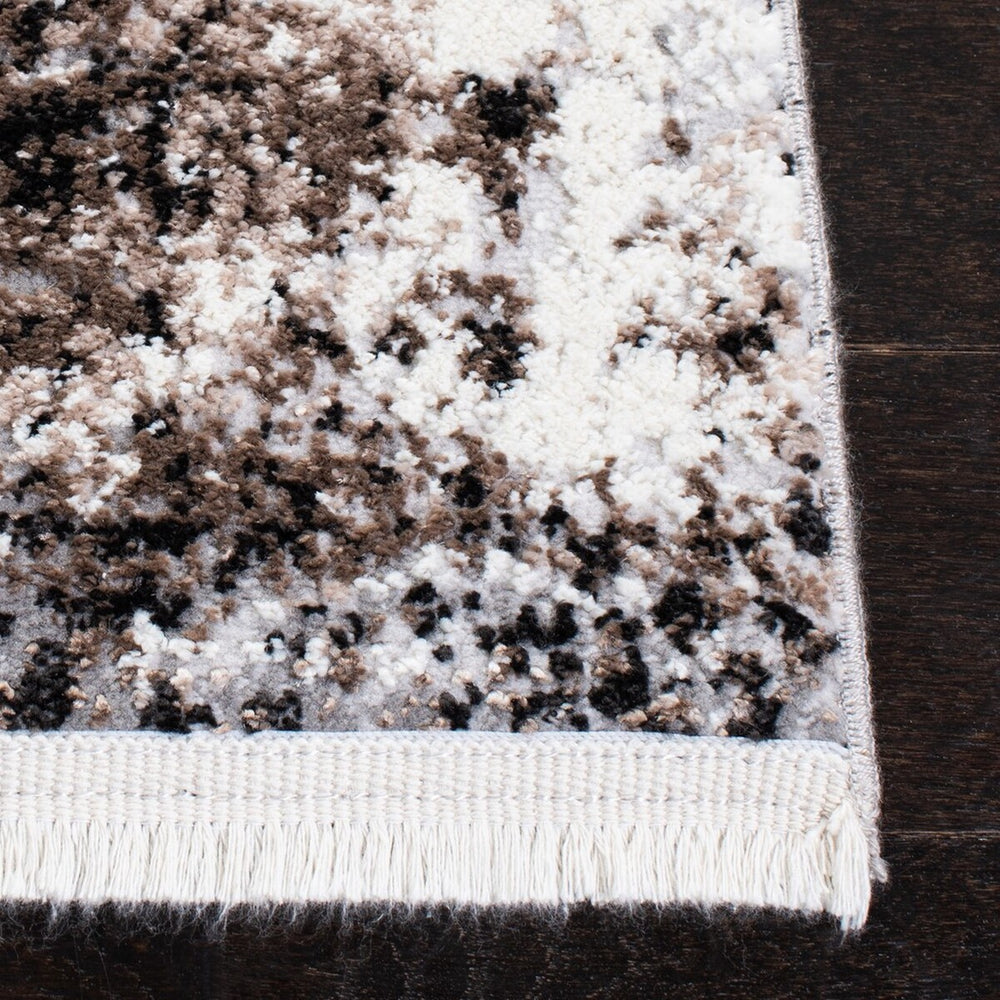 Lilypond 800 Lilypond 808 Contemporary Power Loomed 75% Polypropylene 25% Polyester Rug Ivory / Grey