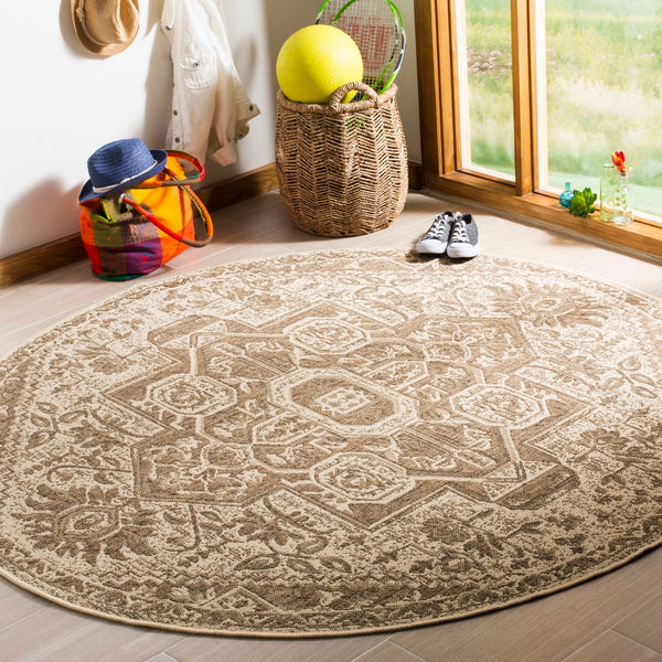 Safavieh Linden LND138 Power Loomed Rug