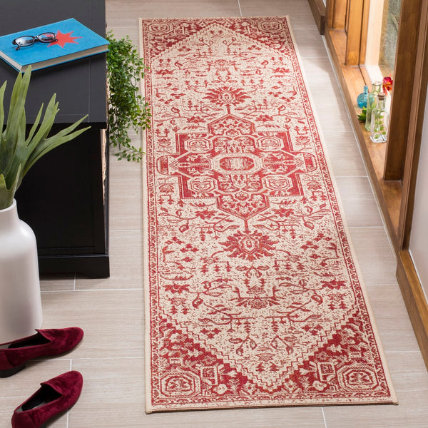 Safavieh Linden LND138 Power Loomed Rug