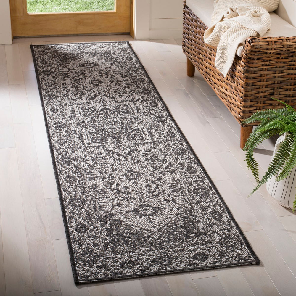 Safavieh Linden LND139 Power Loomed Rug