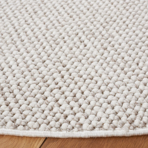 Safavieh Lotus 106 Transitional Power Loomed Rug White LOT106A-9