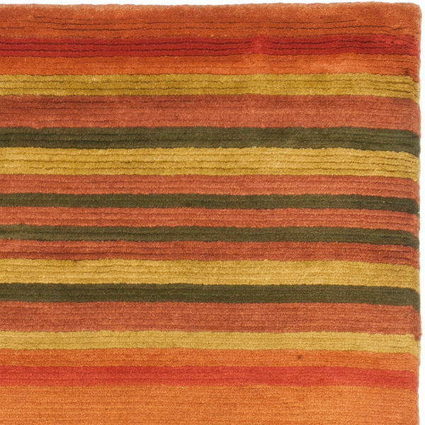 Safavieh LX111 Hand Tufted Rug