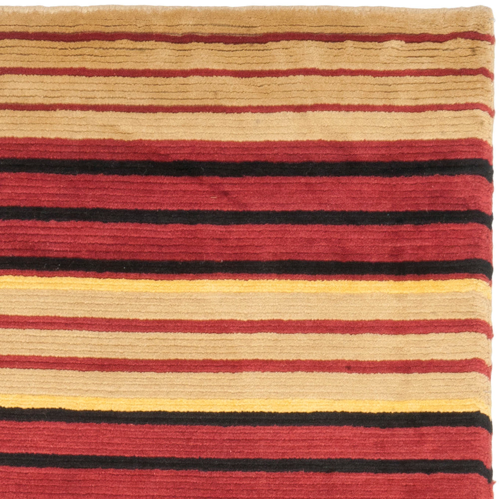 Safavieh LX116 Hand Tufted Rug