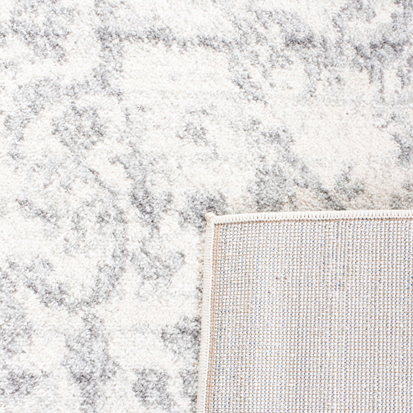 Safavieh Madison 603 Polypropylene Pile 65% Polypropylene 21% Jute 7% Polyester 7% Cotton Traditional Rug MAD603G-5R