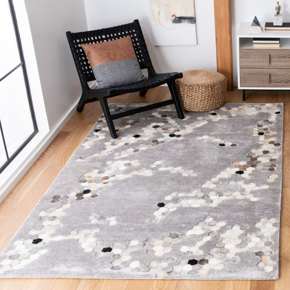 Safavieh Manhattan 101 Hand Tufted 90% Bamboo Silk and 10% Hair On Leather Rug MAN101A-6