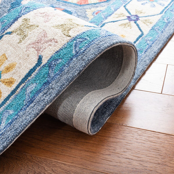 Safavieh Metro Hand Tufted Wool and Cotton with Latex Rug MET116M-8