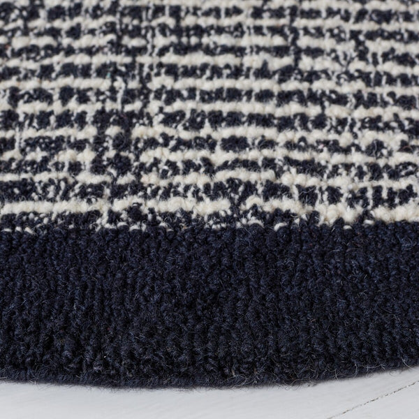 Safavieh Metro 151 Hand Tufted Pile Content: 100% Wool | Overall Content: 80% Wool 20% Cotton Rug MET151Z-8